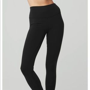 Alo High Waist Airbush Black Leggings